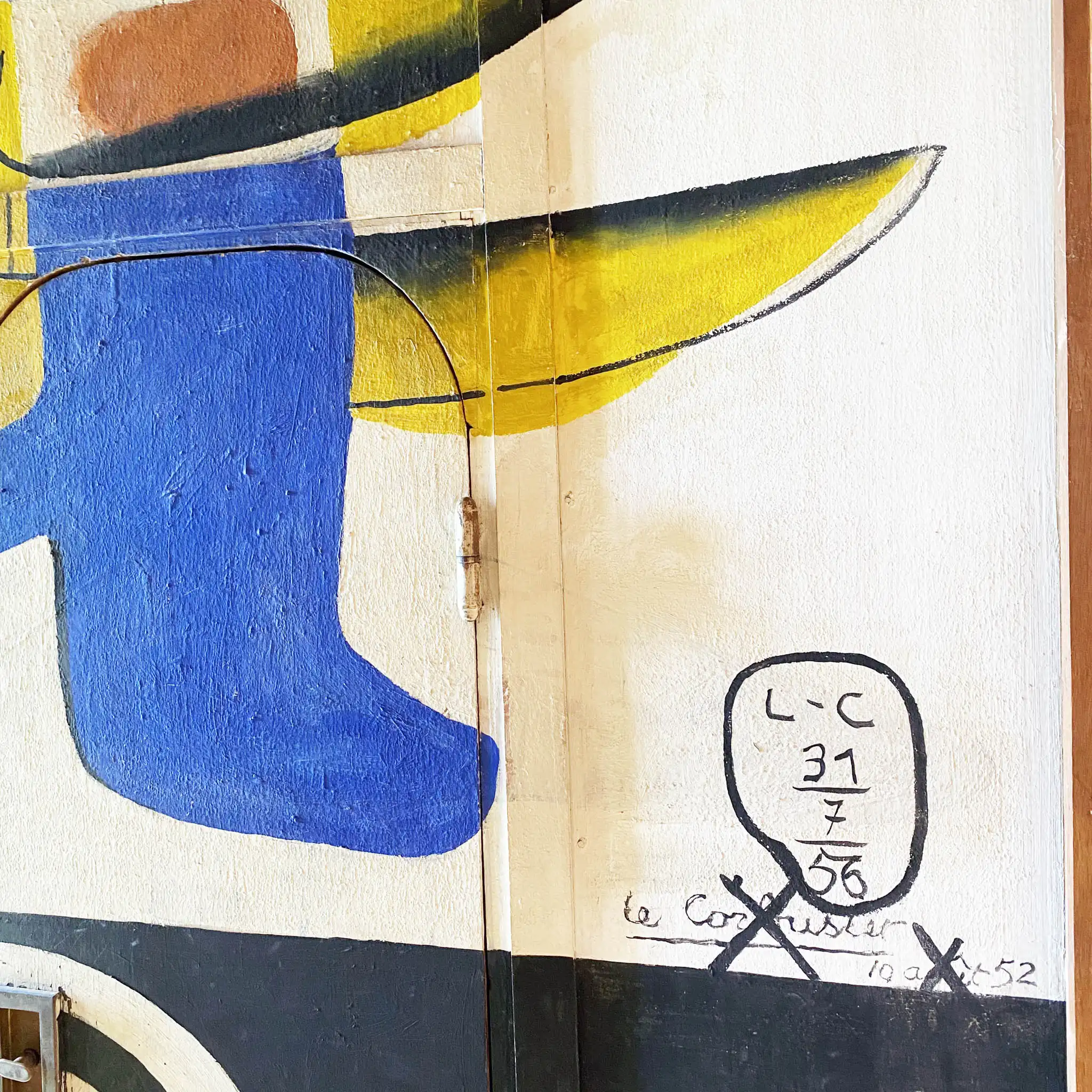 Dettaglio su raffigurazione di le corbusier